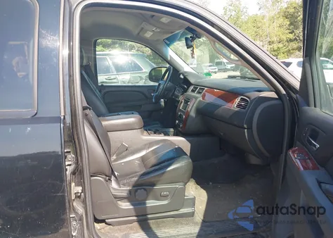 2011 Chevrolet Tahoe Hybrid z USA, uszkodzony, nr VIN 1GNSKDFJ3BR192126